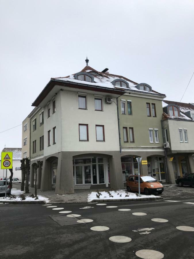 Gábor Pál 1 Apartman 2 szoba Dunafoldvar Kültér fotó